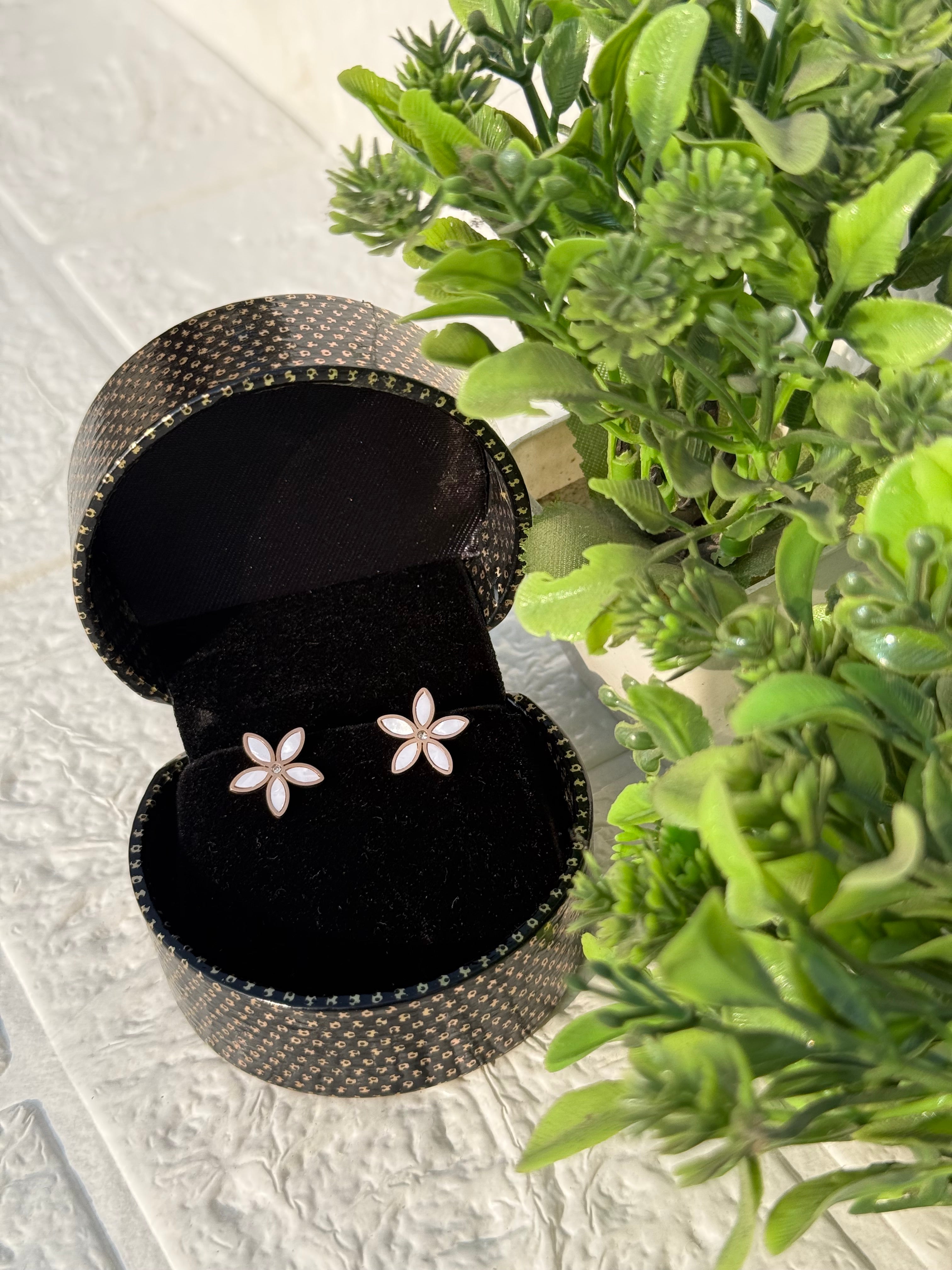 Floral stud earrings- white