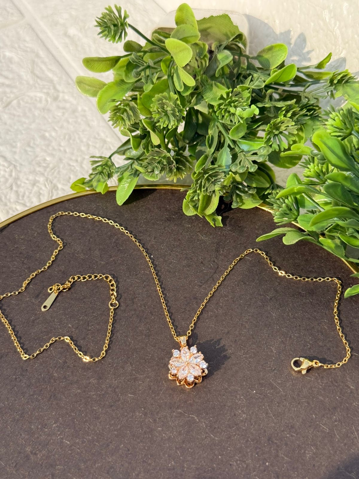 Golden snowflake pendant necklace