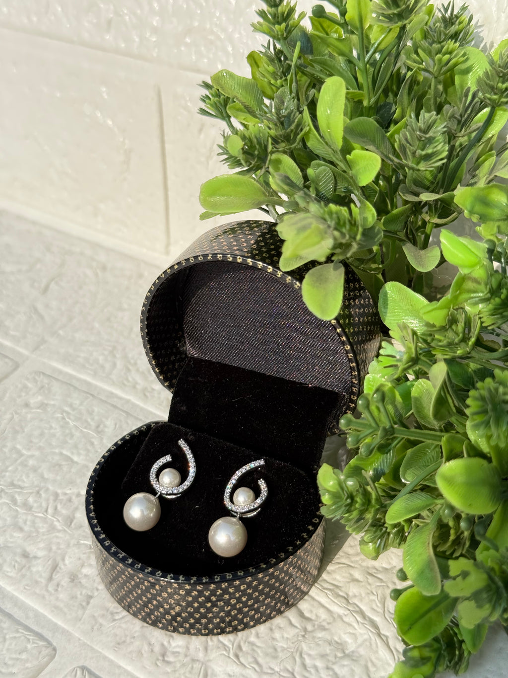 Classic pearl drop earrings