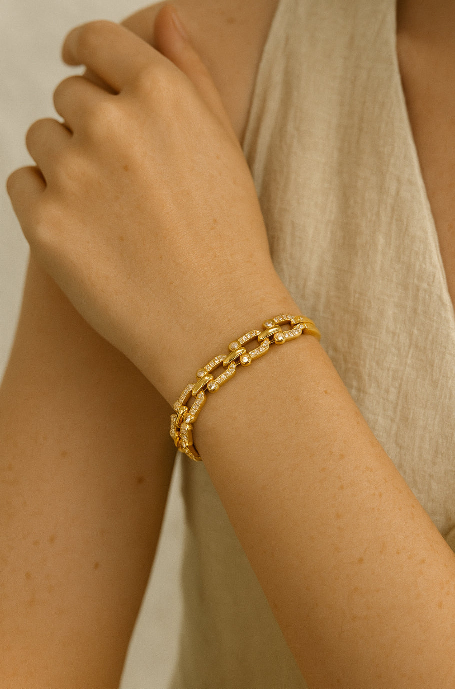 Gold chain bracelet