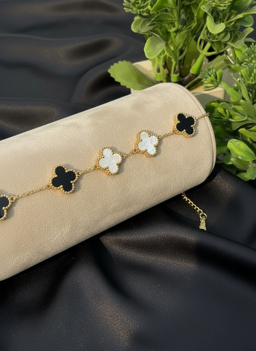 Clover bracelet  white-black