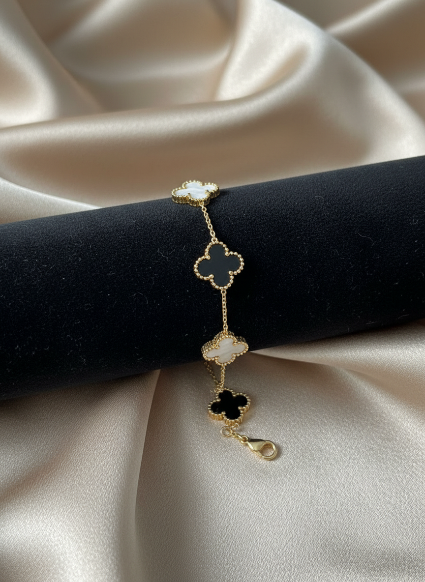 Clover bracelet  white-black