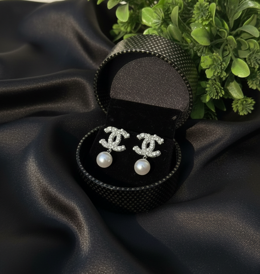 Chanel pearl drop earrings