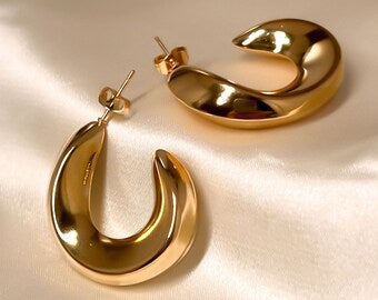 Sculpted gold hoop earrings